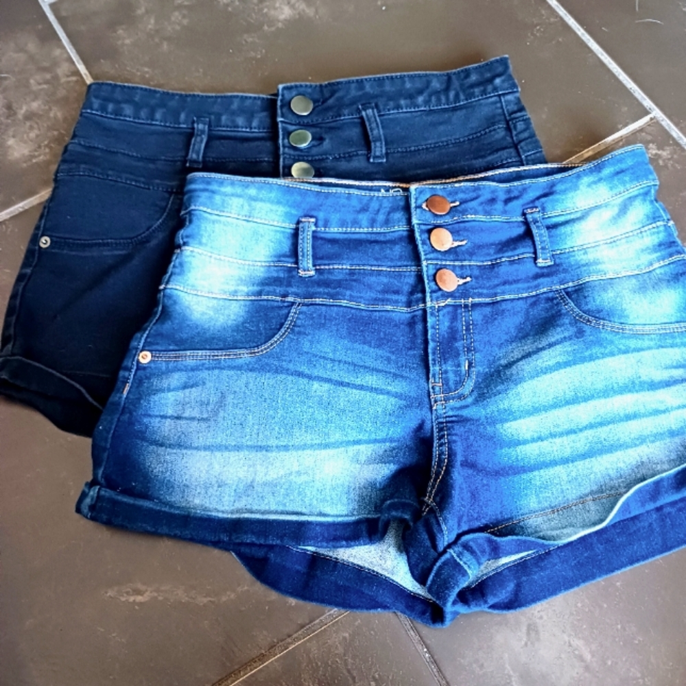 No Boundaries sz 13 mid-rise shorts (set of 2